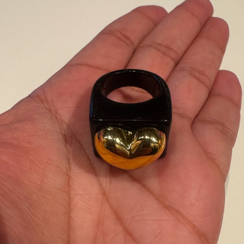 Chunky Statement Ring Black /Gold Heart Design - Picture 3 of 6